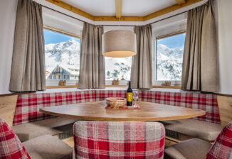 Wohnbereich/Essbereich; living-dining area