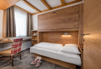 Einzelzimmer/Stockbettzimmer; single bed room/bunk bed room
